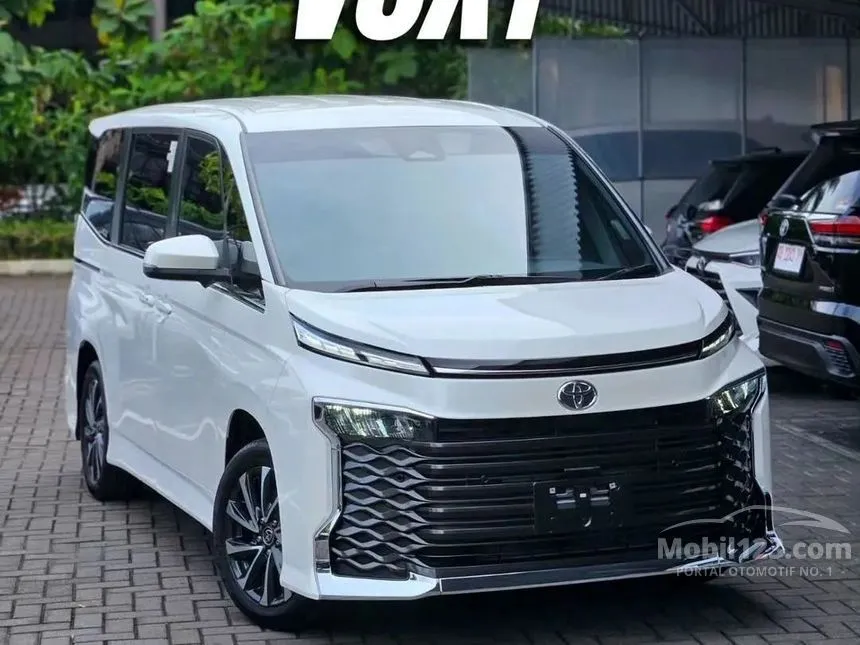 Jual Mobil Toyota Voxy 2023 2.0 di Jawa Barat Automatic Van Wagon Putih Rp 584.200.000