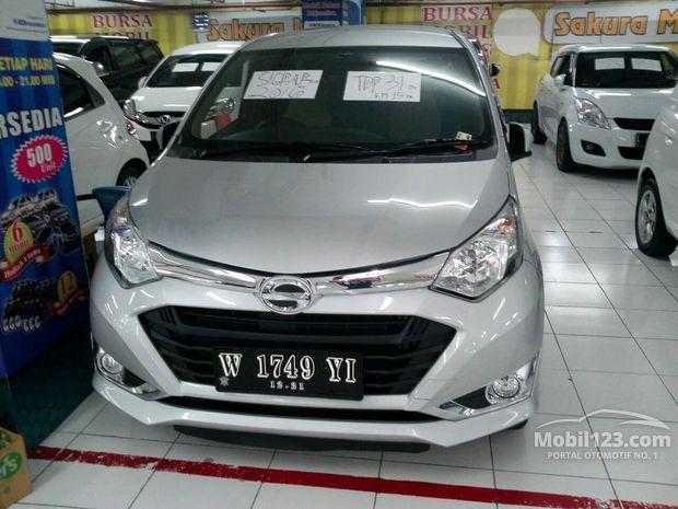 Daihatsu Sigra Mobil bekas dijual di Jawa-timur Indonesia 