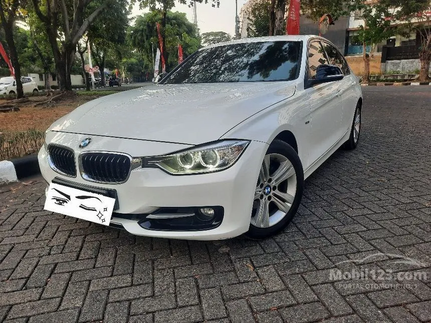 Jual Mobil BMW 320i 2013 Sport 2.0 di DKI Jakarta Automatic Sedan Putih Rp 299.000.000
