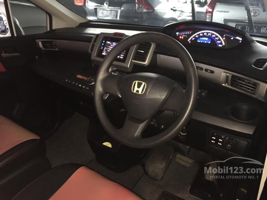 Jual Mobil  Honda  Freed  2012 E 1 5 di Sumatera Utara 