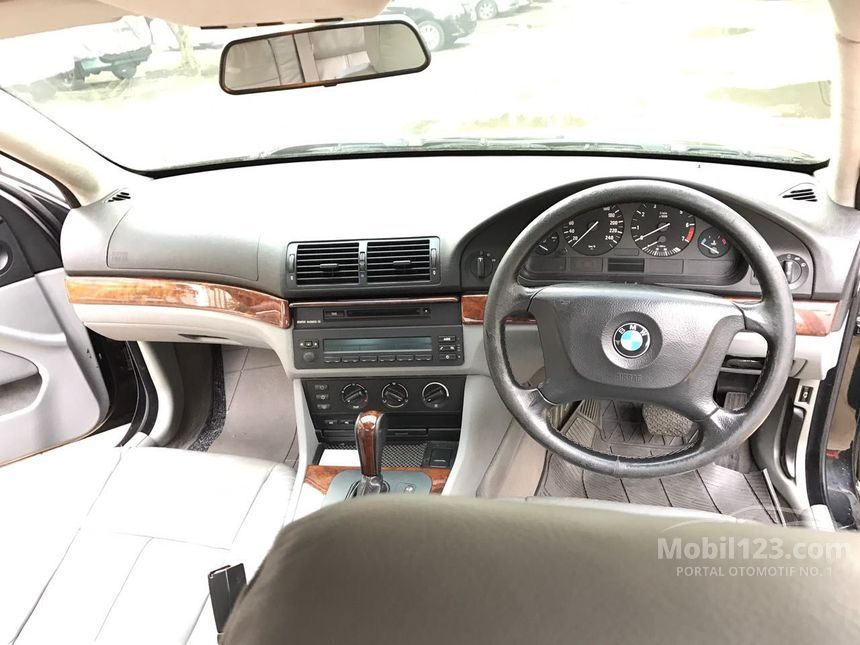 Jual Mobil BMW 520i 2004 2.2 di DKI Jakarta Automatic 