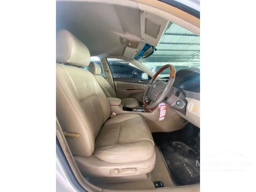 2005 Toyota Camry V Sedan