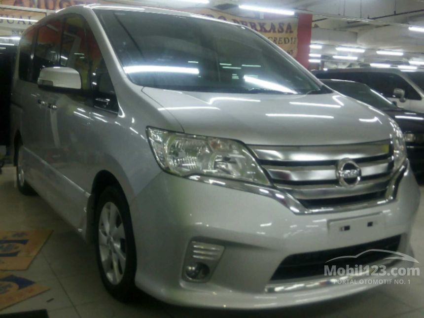 Jual Mobil Nissan Serena 2013 Highway Star 2.0 di DKI 