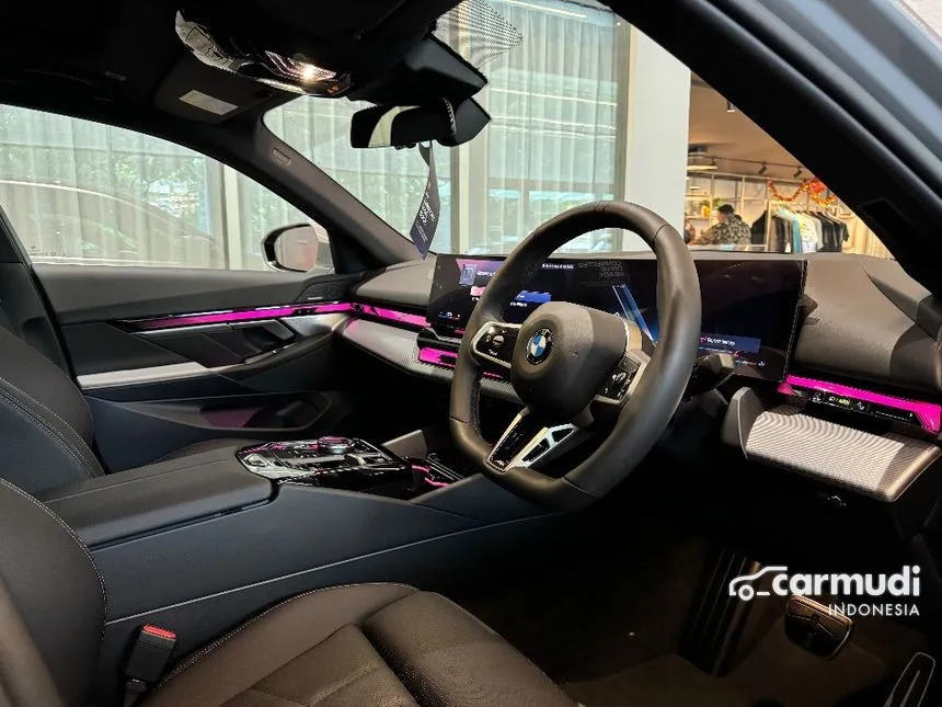 2025 BMW 520i M Sport Sedan