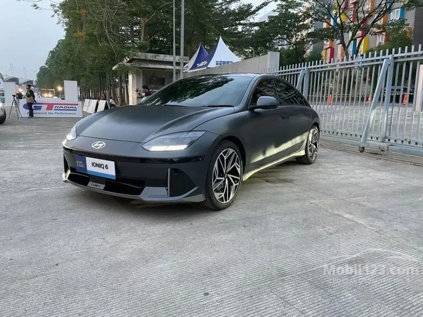 Jual Mobil Hyundai IONIQ 6 2023 Signature Long Range di Jawa Barat Automatic Sedan Hitam Rp 950.000.000