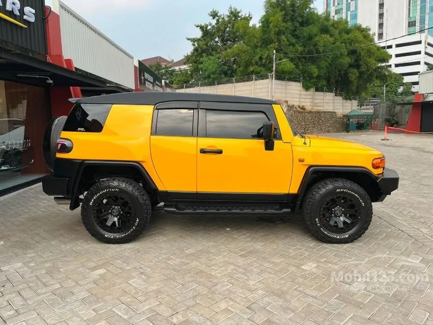 2017 Toyota FJ Cruiser SUV