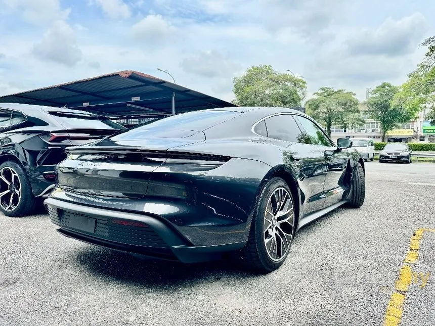 2021 Porsche Taycan 4S Sedan