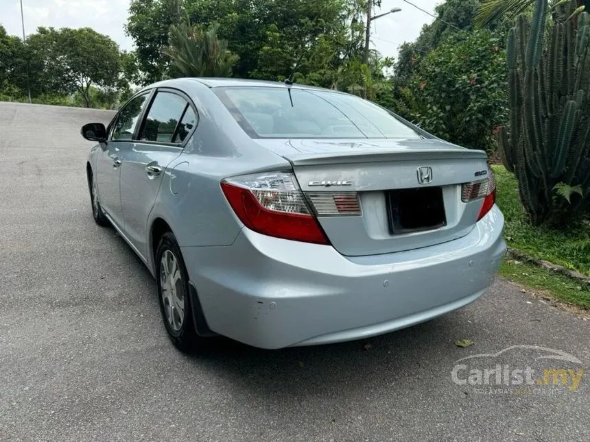 2013 Honda Civic i-VTEC Hybrid Sedan