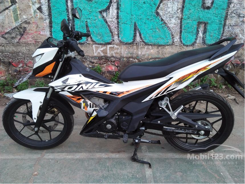 Jual Motor Honda Sonic 2017 0.2 di DKI Jakarta Manual Others Putih Rp ...