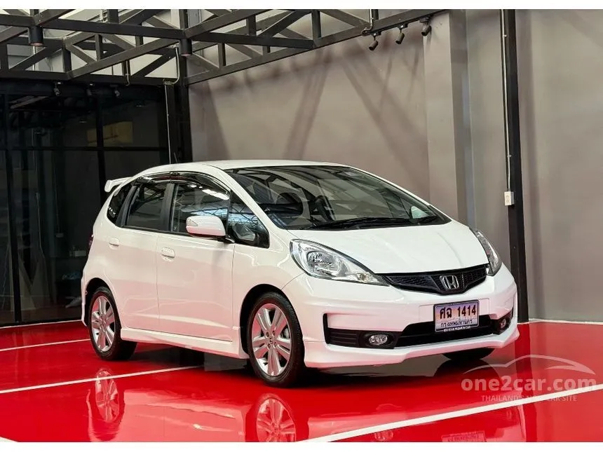 2013 Honda JAZZ SV Hatchback