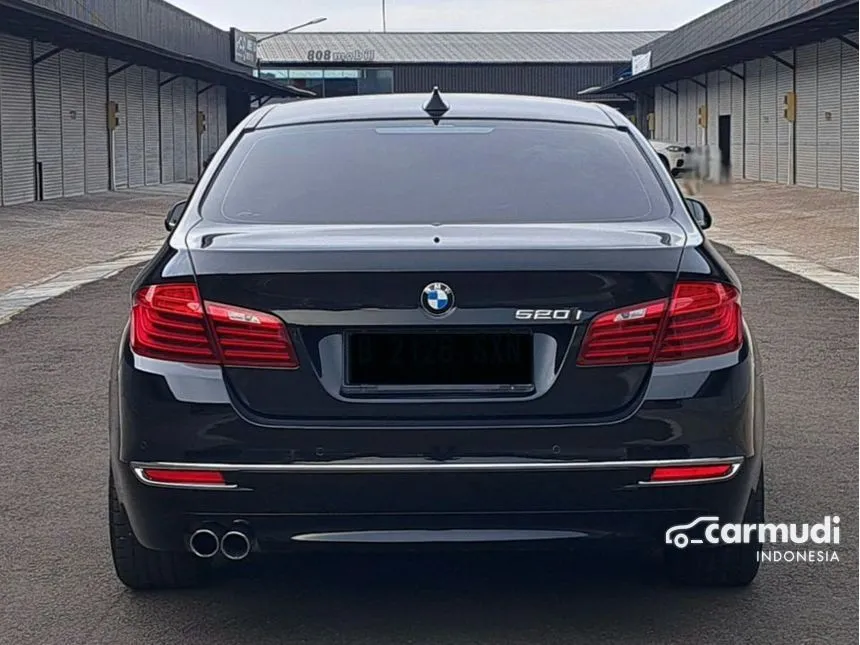 2014 BMW 520i Luxury Sedan