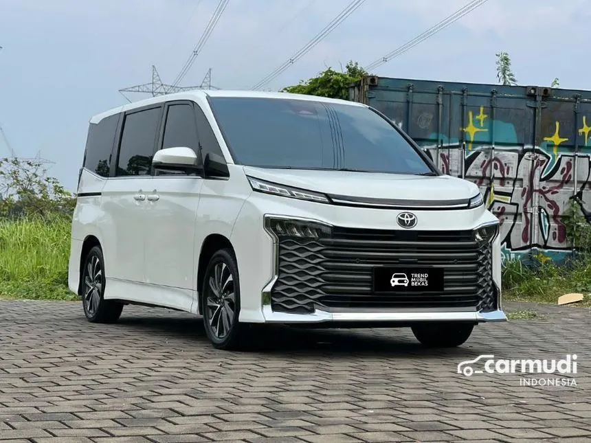 2022 Toyota Voxy MPV