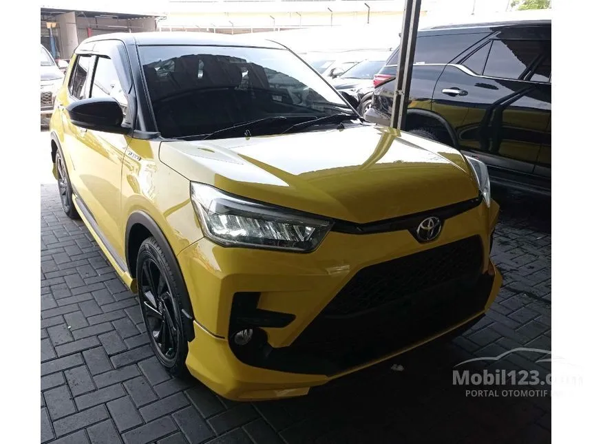 Jual Mobil Toyota Raize 2021 GR Sport TSS (2 Tone) 1.0 di Jawa Barat Automatic SUV Kuning Rp 212.000.000