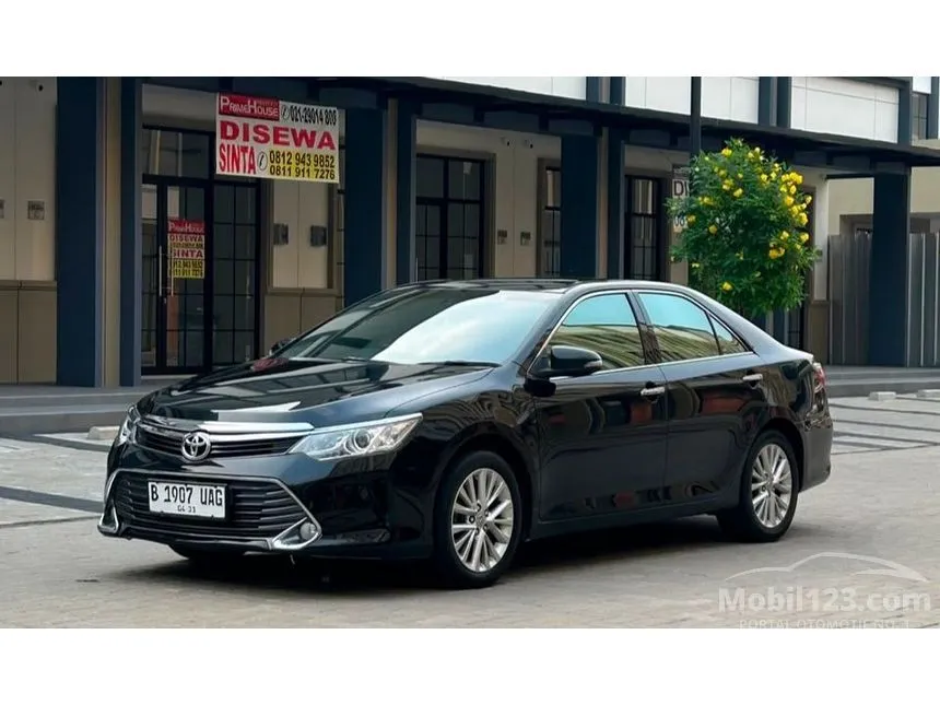 2018 Toyota Camry V Sedan