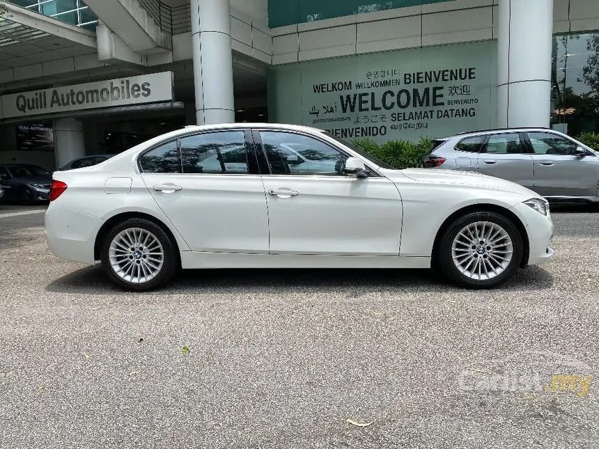 2019 BMW 318i Luxury Sedan