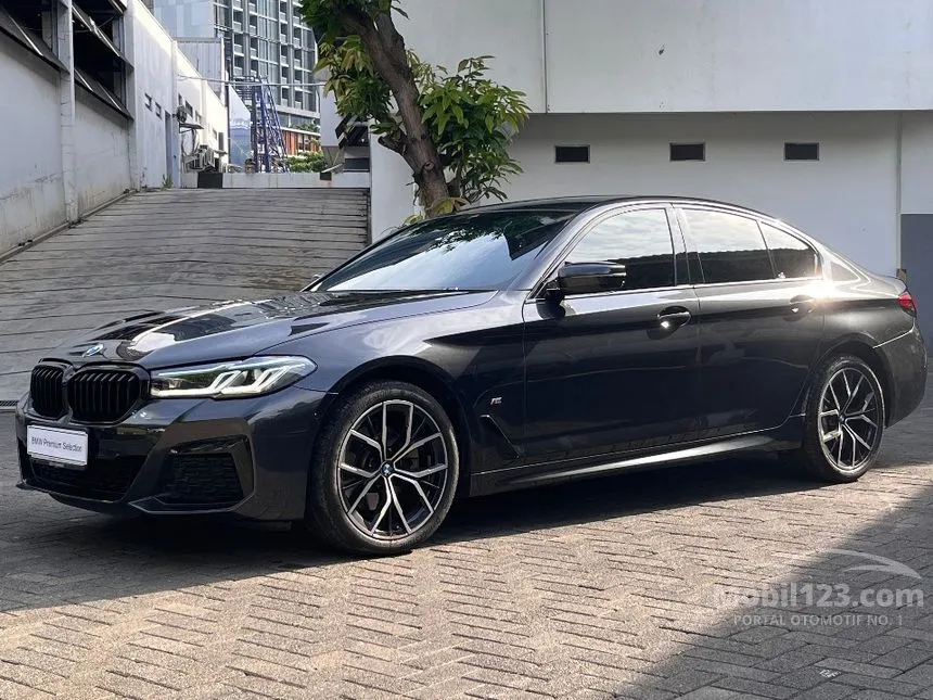 2023 BMW 520i M Sport Sedan