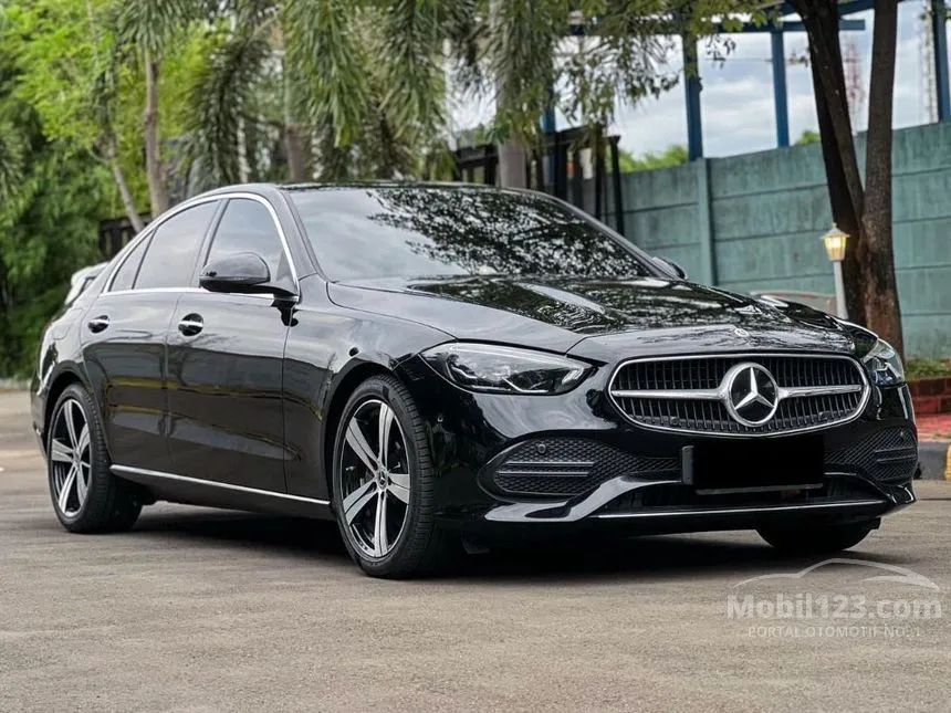 2022 Mercedes-Benz C200 Avantgarde Line Sedan