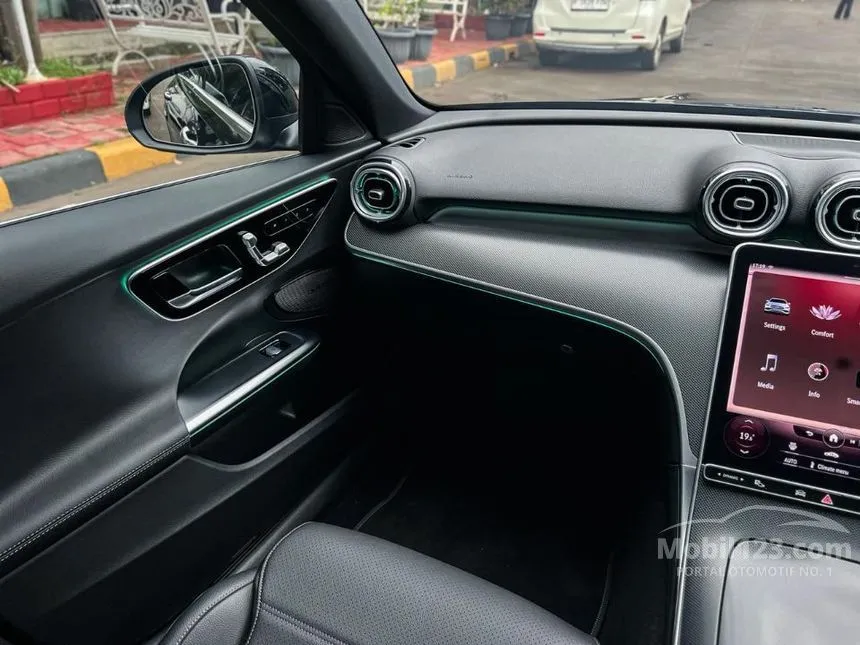 2022 Mercedes-Benz C200 Avantgarde Line Sedan