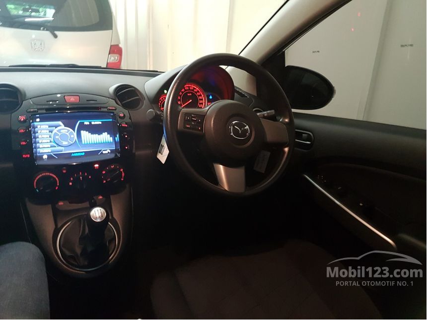 2014 Mazda 2 V Hatchback