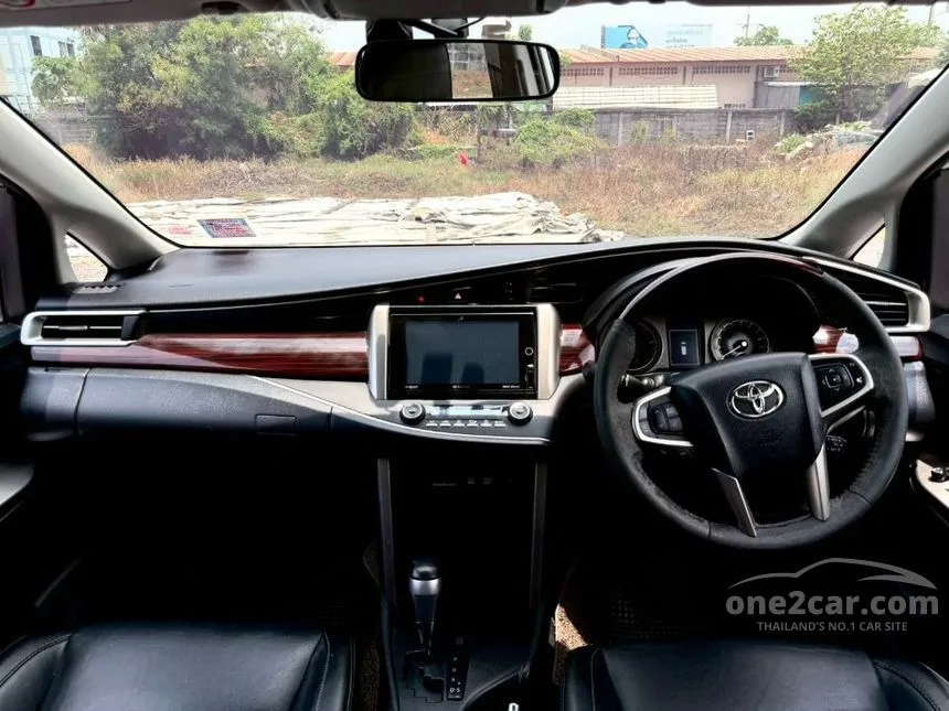 2017 Toyota INNOVA Crysta V Wagon