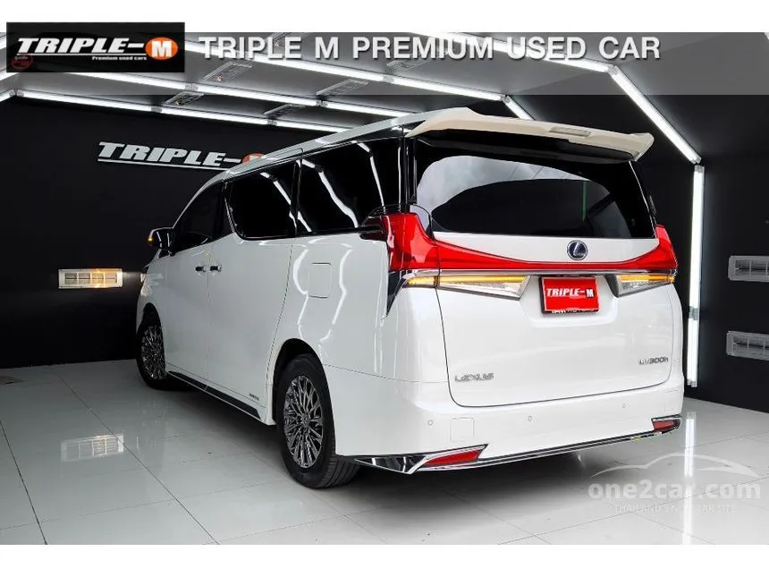 2020 Lexus LM300h Executive Van