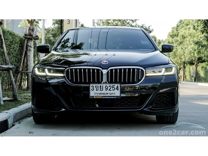 2023 BMW 530e M Sport Sedan
