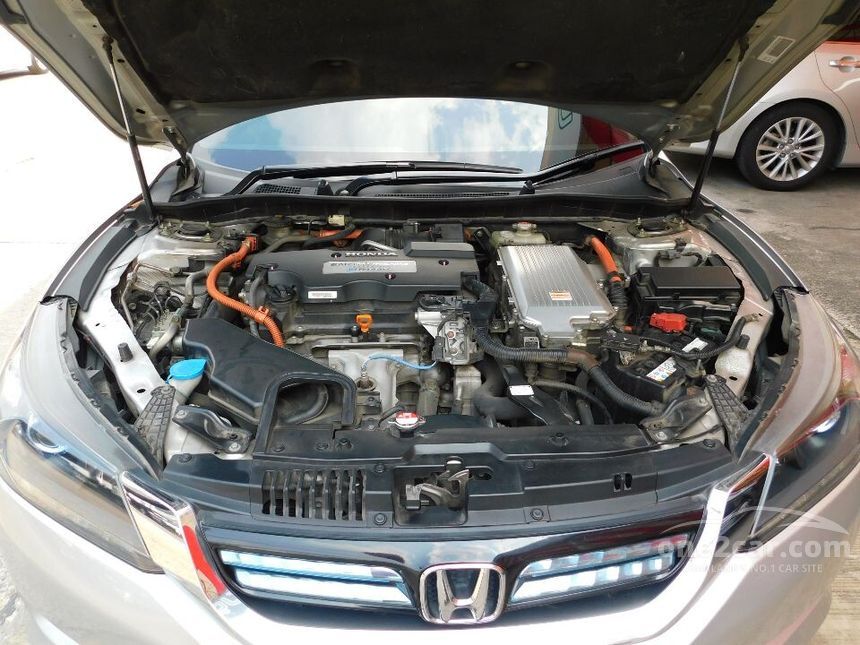 2015 Honda Accord Hybrid i-VTEC Sedan