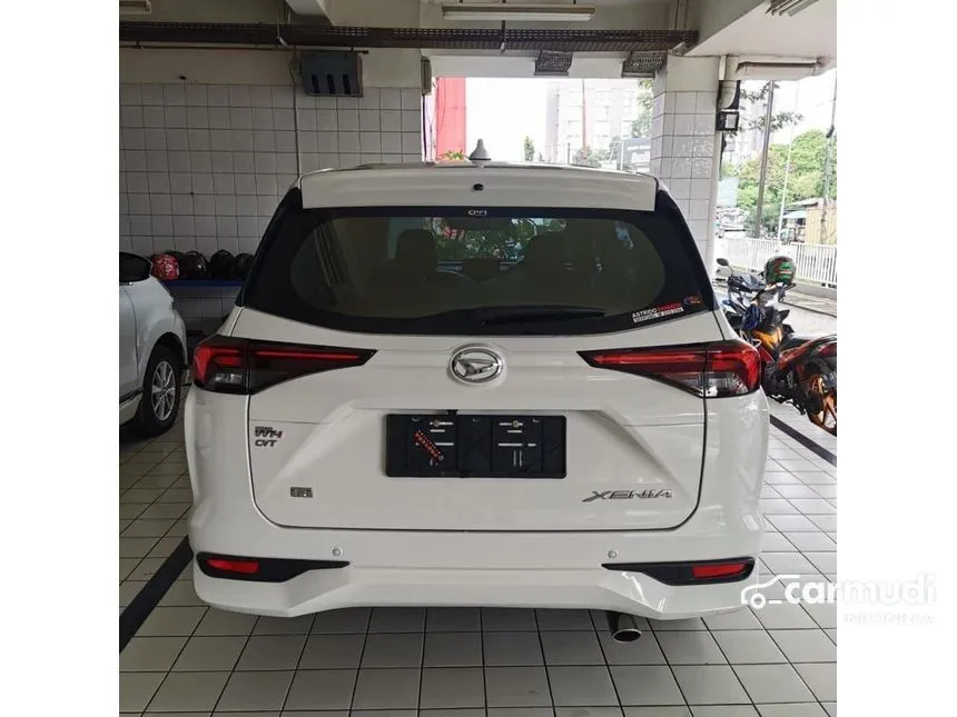 Jual Mobil Daihatsu Xenia 2024 R 1.3 di Jawa Barat Manual MPV Putih Rp 245.000.000