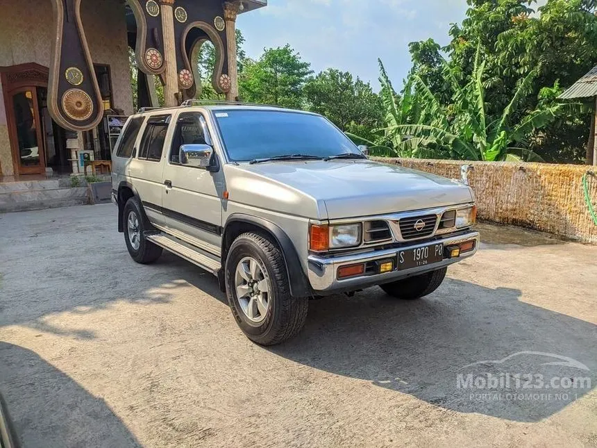 Jual Mobil Nissan Terrano 1998 SGX 2.4 di Jawa Timur Manual SUV Silver Rp 62.000.000