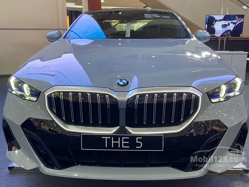 2025 BMW 520i M Sport Sedan