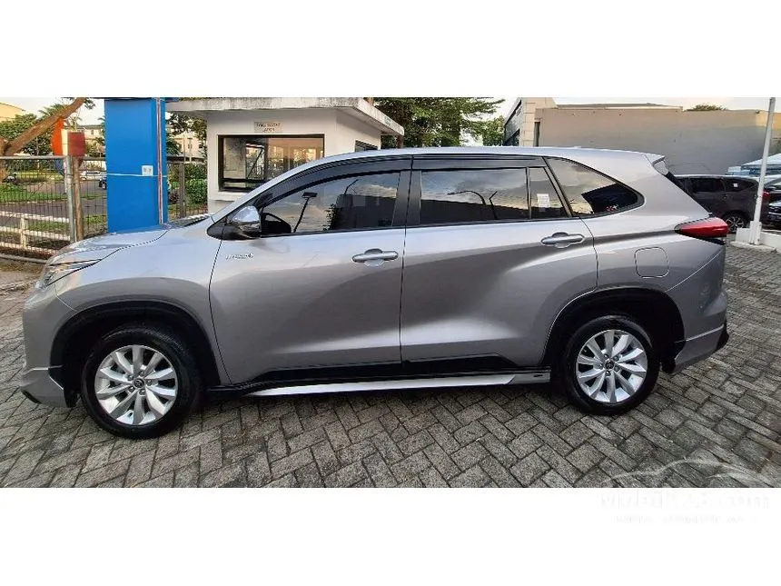 2022 Toyota Kijang Innova Zenix V HV Modellista (Non Premium Color) MPV