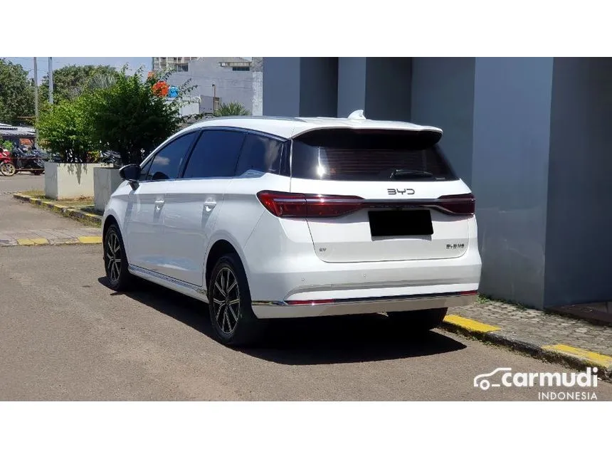 2024 BYD M6 Superior Captain 6-seater MPV