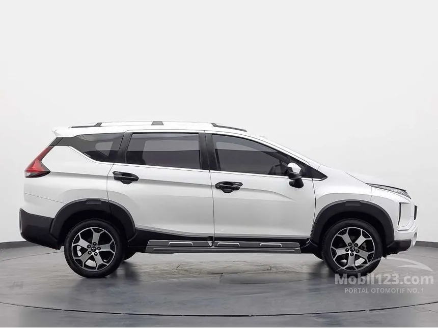 2022 Mitsubishi Xpander Cross MPV