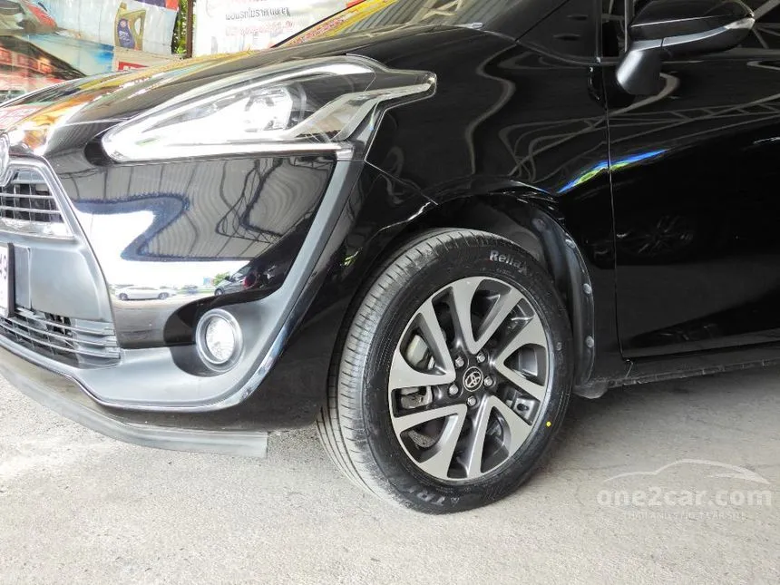 2017 Toyota Sienta V Wagon