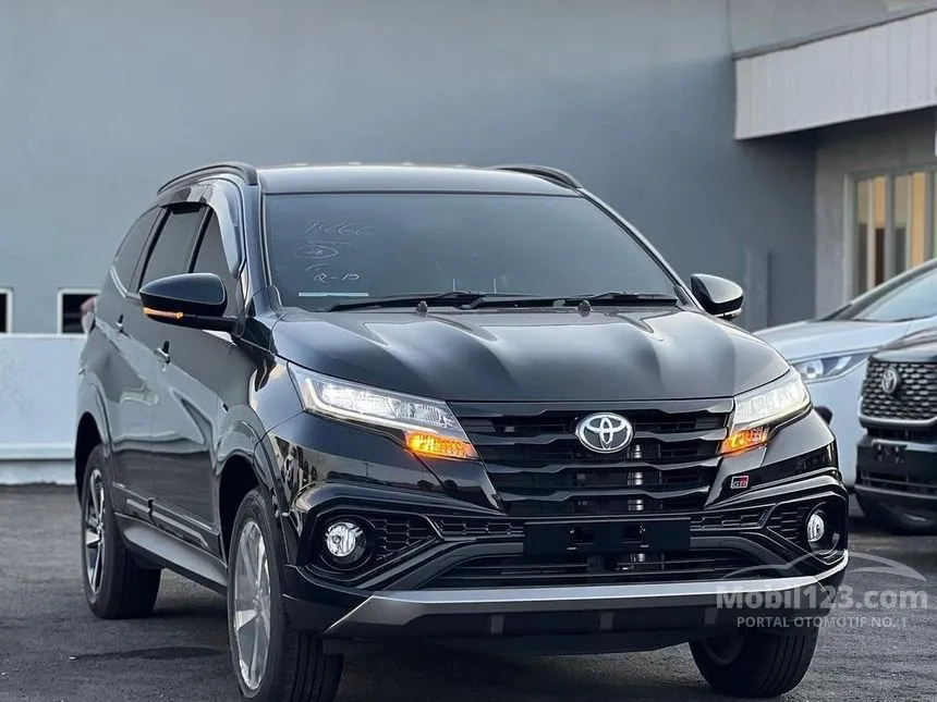 Jual Mobil Toyota Rush 2025 GR Sport 1.5 di Jawa Barat Automatic SUV Hitam Rp 235.000.000
