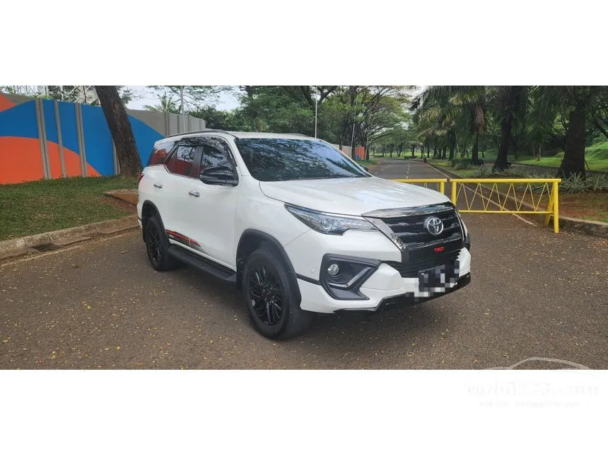 Jual Mobil Toyota Fortuner 2020 TRD 2.4 di Jawa Barat Automatic SUV Putih Rp 415.000.000