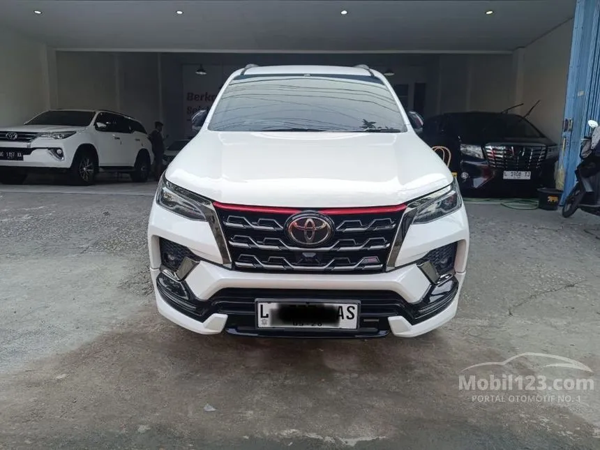 Jual Mobil Toyota Fortuner 2021 TRD 2.4 di Jawa Timur Automatic SUV Putih Rp 505.000.005