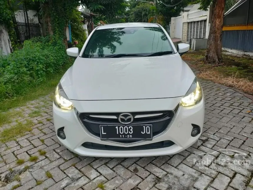 Jual Mobil Mazda 2 2015 GT 1.5 di Jawa Timur Automatic Hatchback Putih Rp 205.000.000