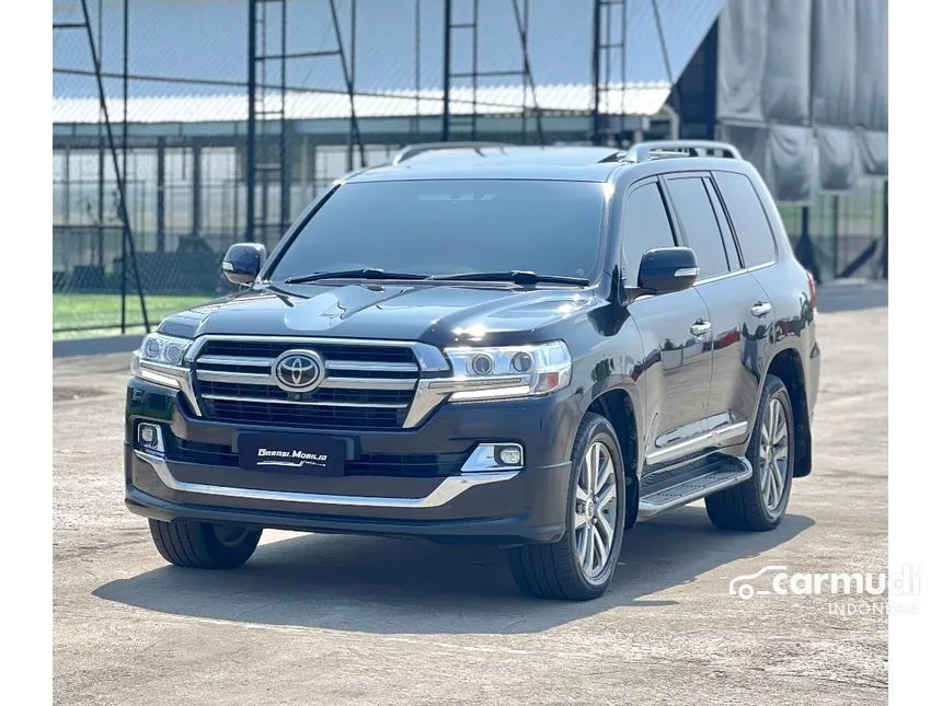 2019 Toyota Land Cruiser 200 VX-R SUV