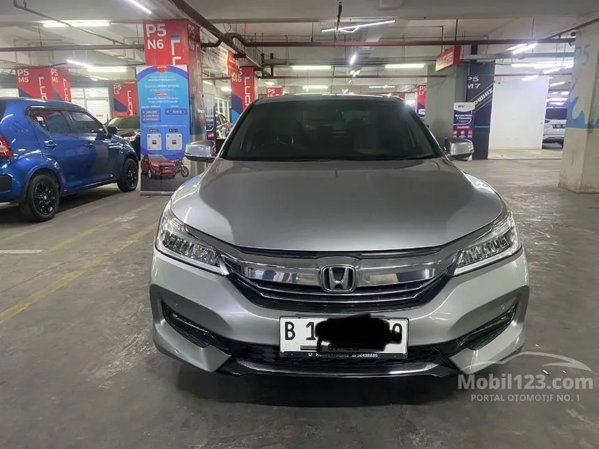 Jual Mobil Honda Accord 2017 VTi