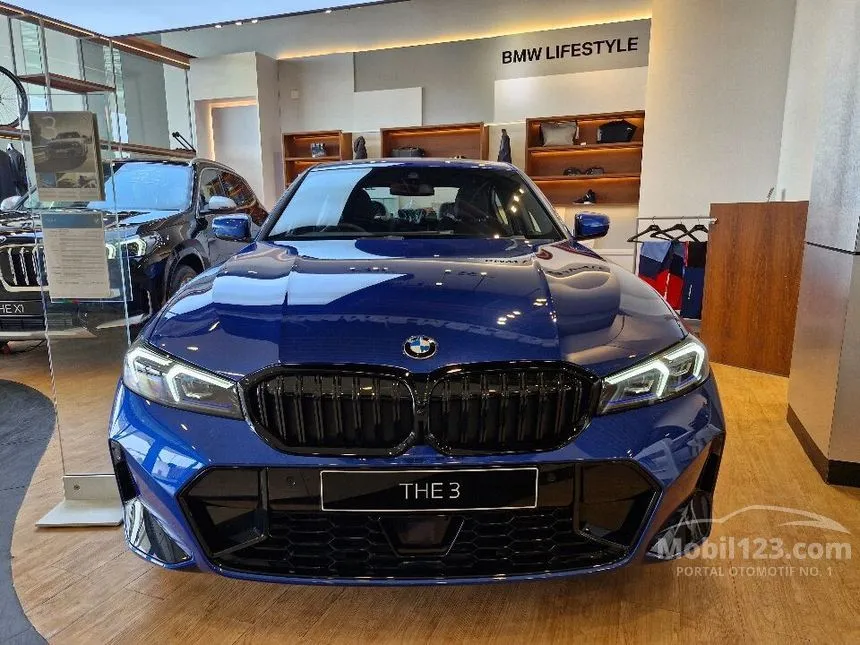 Jual Mobil BMW 330i 2024 M Sport Pro 2.0 di DKI Jakarta Automatic Sedan Biru Rp 1.140.000.000