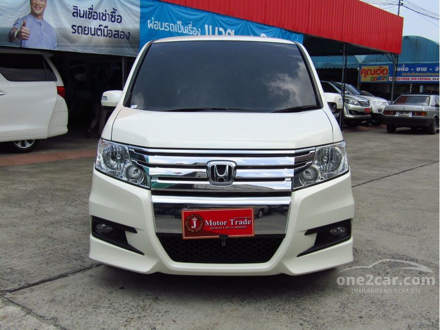 Honda stepwgn 2012