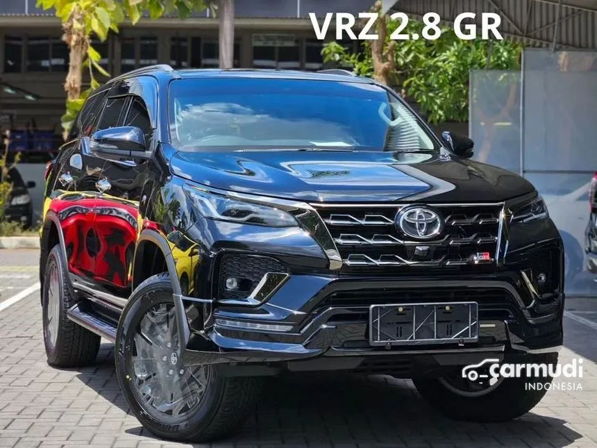 Jual Mobil Toyota Fortuner 2023 GR Sport 2.8 di Jawa Barat Automatic SUV Hitam Rp 546.300.000