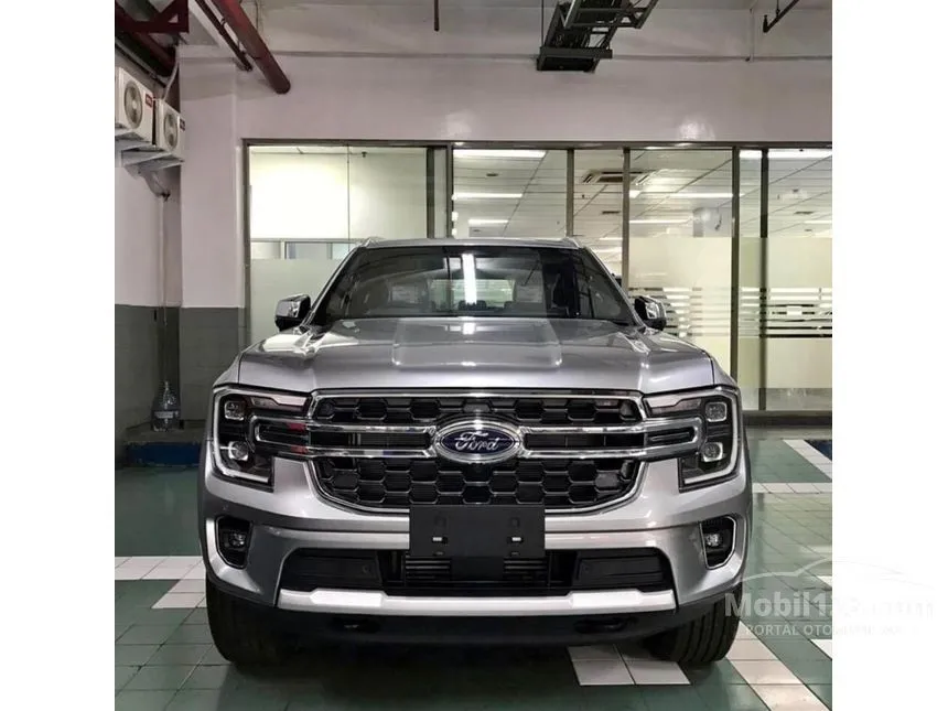 Jual Mobil Ford Everest 2024 Titanium 2.0 di Jawa Timur Automatic SUV Silver Rp 933.000.000