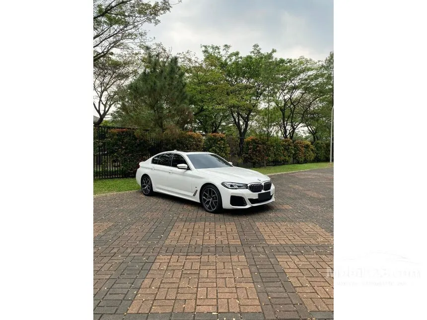 Jual Mobil BMW 520i 2021 M Sport 2.0 di DKI Jakarta Automatic Sedan Putih Rp 675.000.000