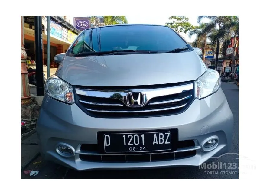 Jual Mobil Honda Freed 2014 E 1.5 di Jawa Barat Automatic MPV Abu