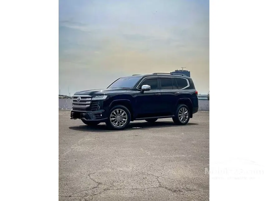 2023 Toyota Land Cruiser 300 VX-R SUV