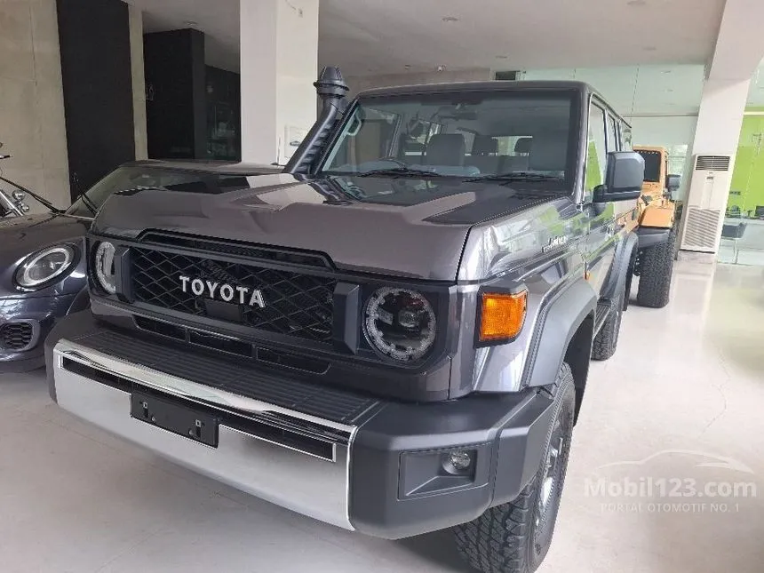Jual Mobil Toyota Land Cruiser 2024 70 LX 2.8 di DKI Jakarta Automatic SUV Abu
