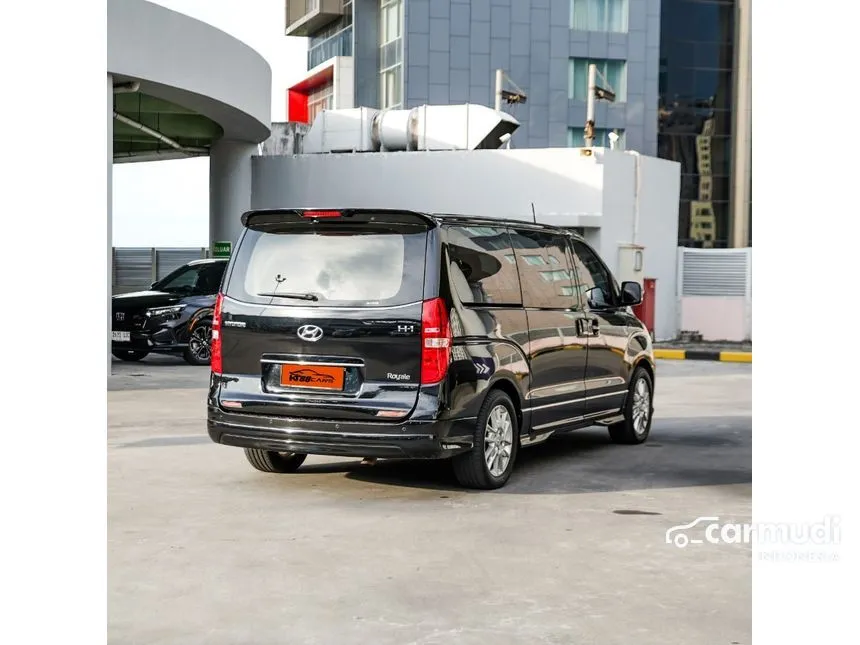 2015 Hyundai H-1 Royale Next Generation MPV