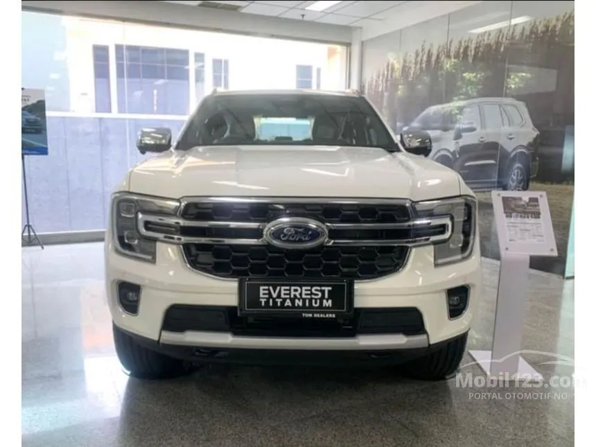 Jual Mobil Ford Everest 2024 Titanium 2.0 di Kepulauan Riau Automatic SUV Putih Rp 950.000.000